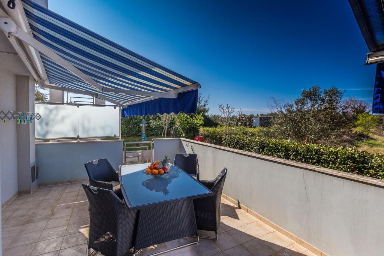 Peter Villa Spalldi Puntamika exclusive w. garage Zadar Exteriör bild